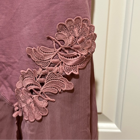 Anthropologie NWT women’s size S Dusty Rose Floral Tunic short sleeve top. - Picture 7 of 14